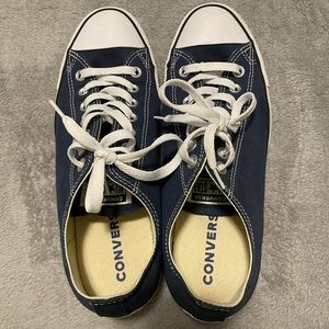 Like new blue men’s size 8.5 Converse All Star sneakers